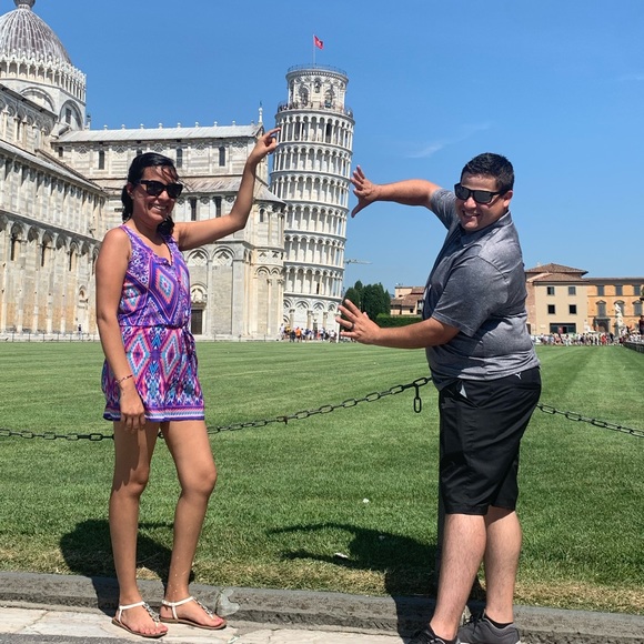 Meet your Posher, Gloria - Picture 2 of 2